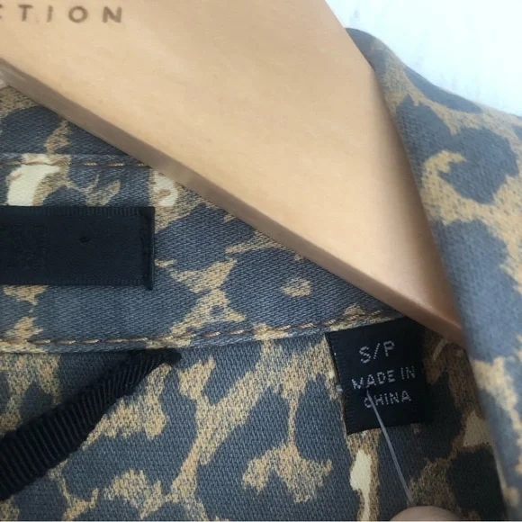 ATM Anthony Thomas Melillo Size Small Leopard-Print Button-Front Denim Jacket - Picture 7 of 11